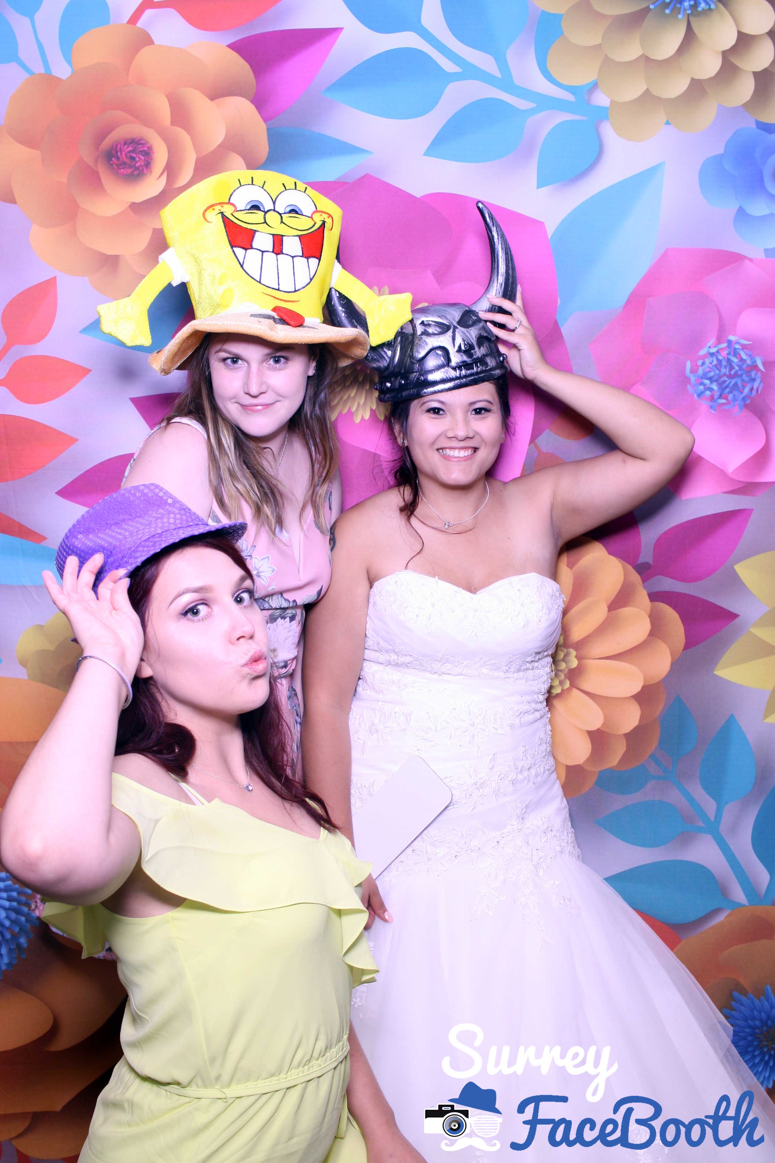 Karen & Lee's Wedding | View more photos from the event at galleries.surreyfacebooth.co.uk/u/Surrey-FaceBooth/Karen-Lees-Wedding